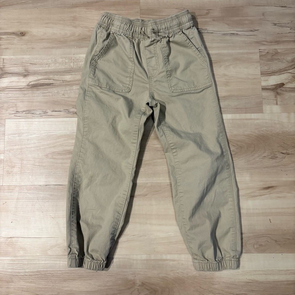 GAP Kids Tan Elastic Waist Jooger Pants 
Kids Size Small 6-7